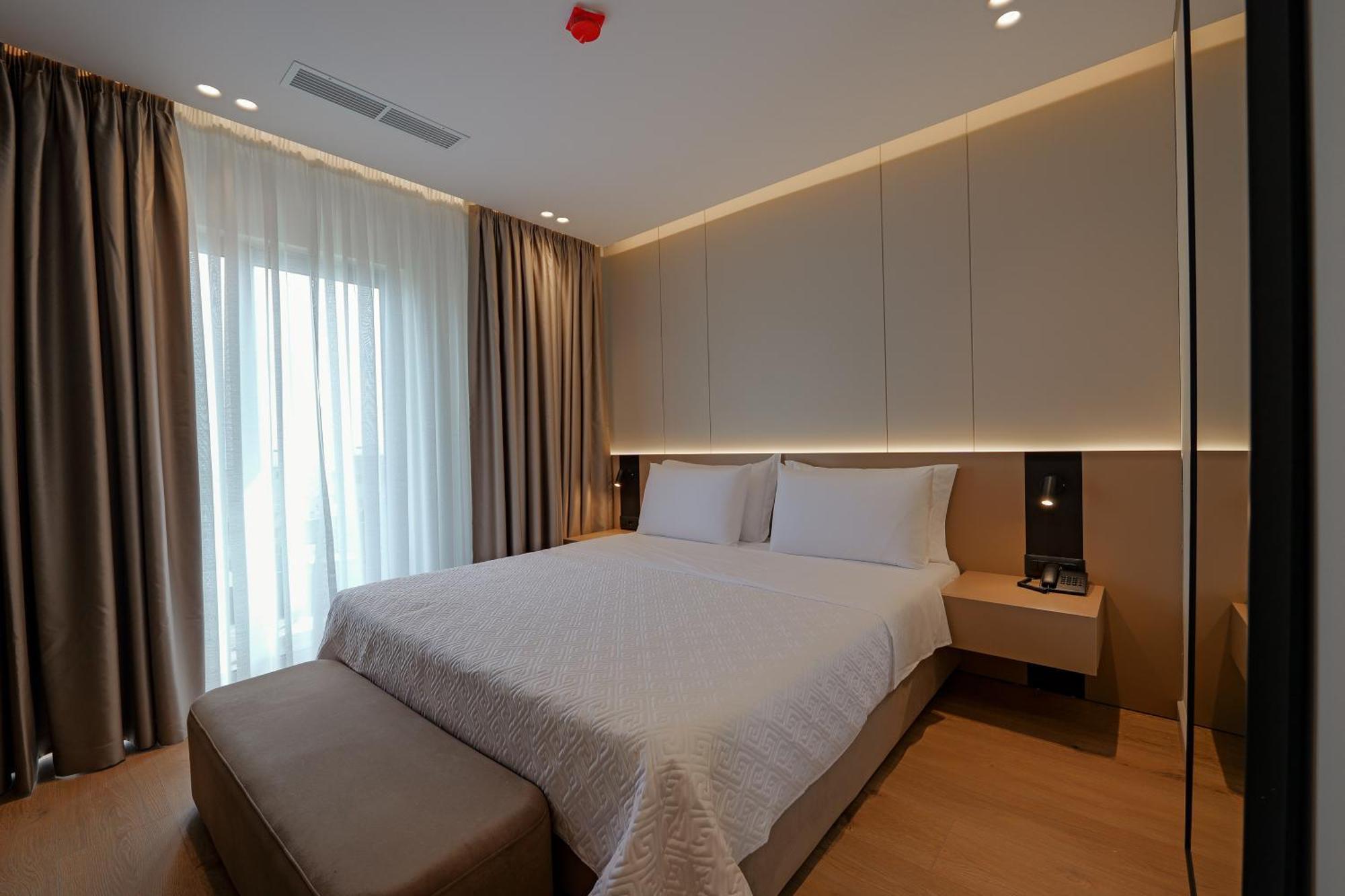 סרנדה Hotel Teuta מראה חיצוני תמונה