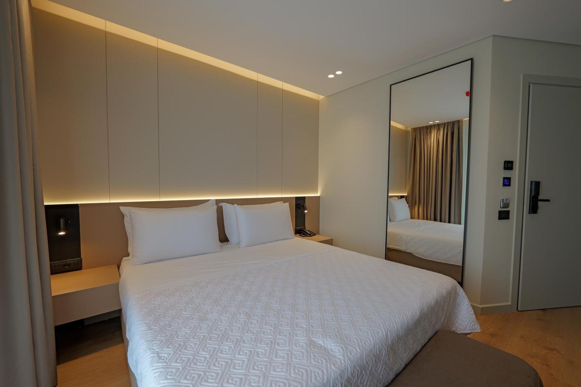 סרנדה Hotel Teuta מראה חיצוני תמונה