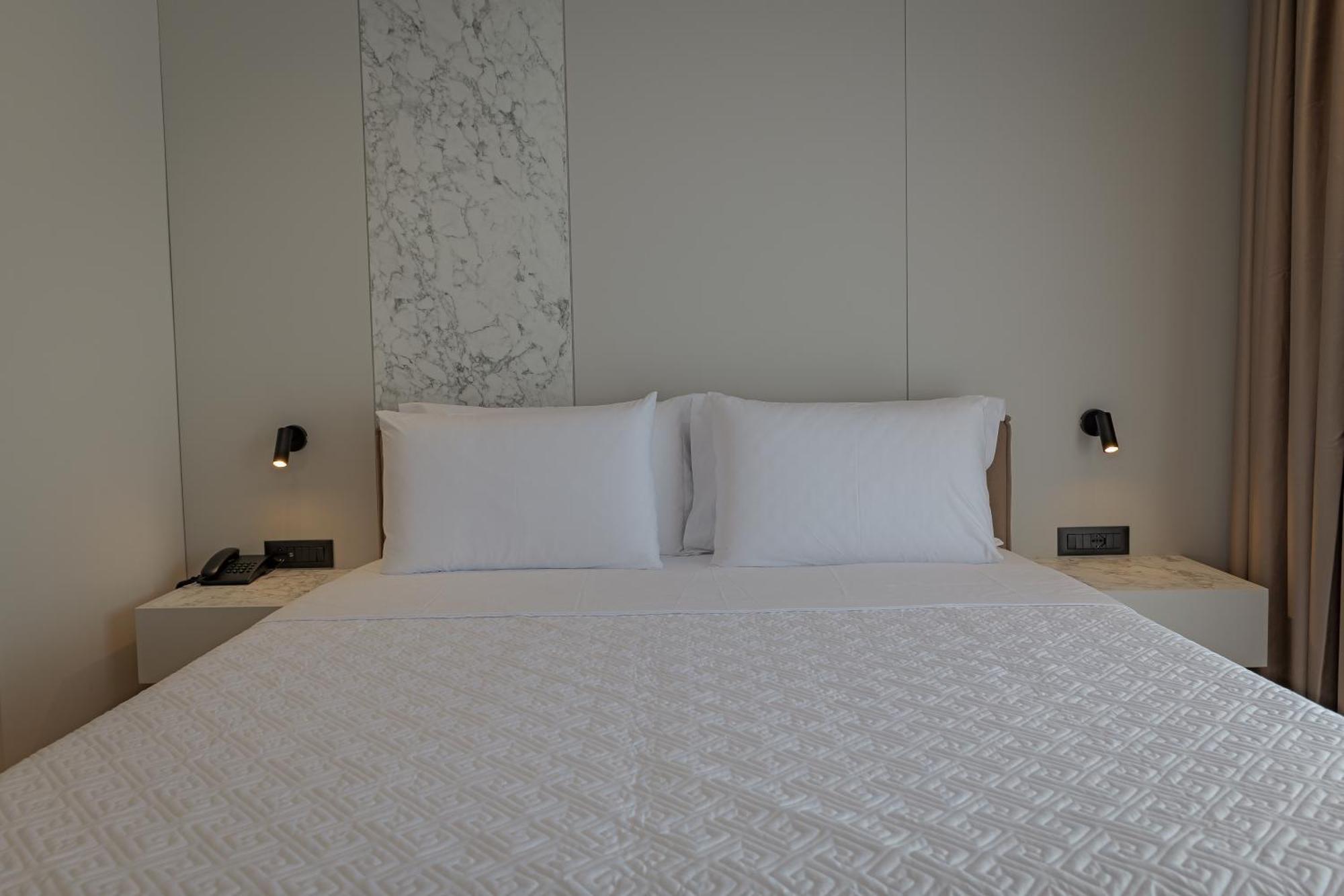 סרנדה Hotel Teuta מראה חיצוני תמונה