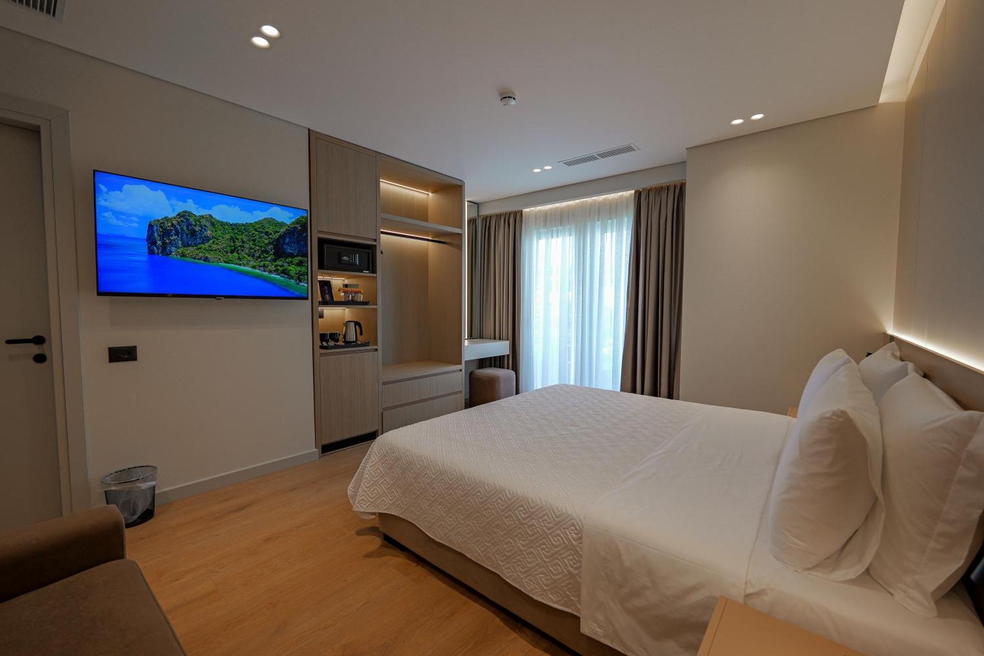 סרנדה Hotel Teuta מראה חיצוני תמונה