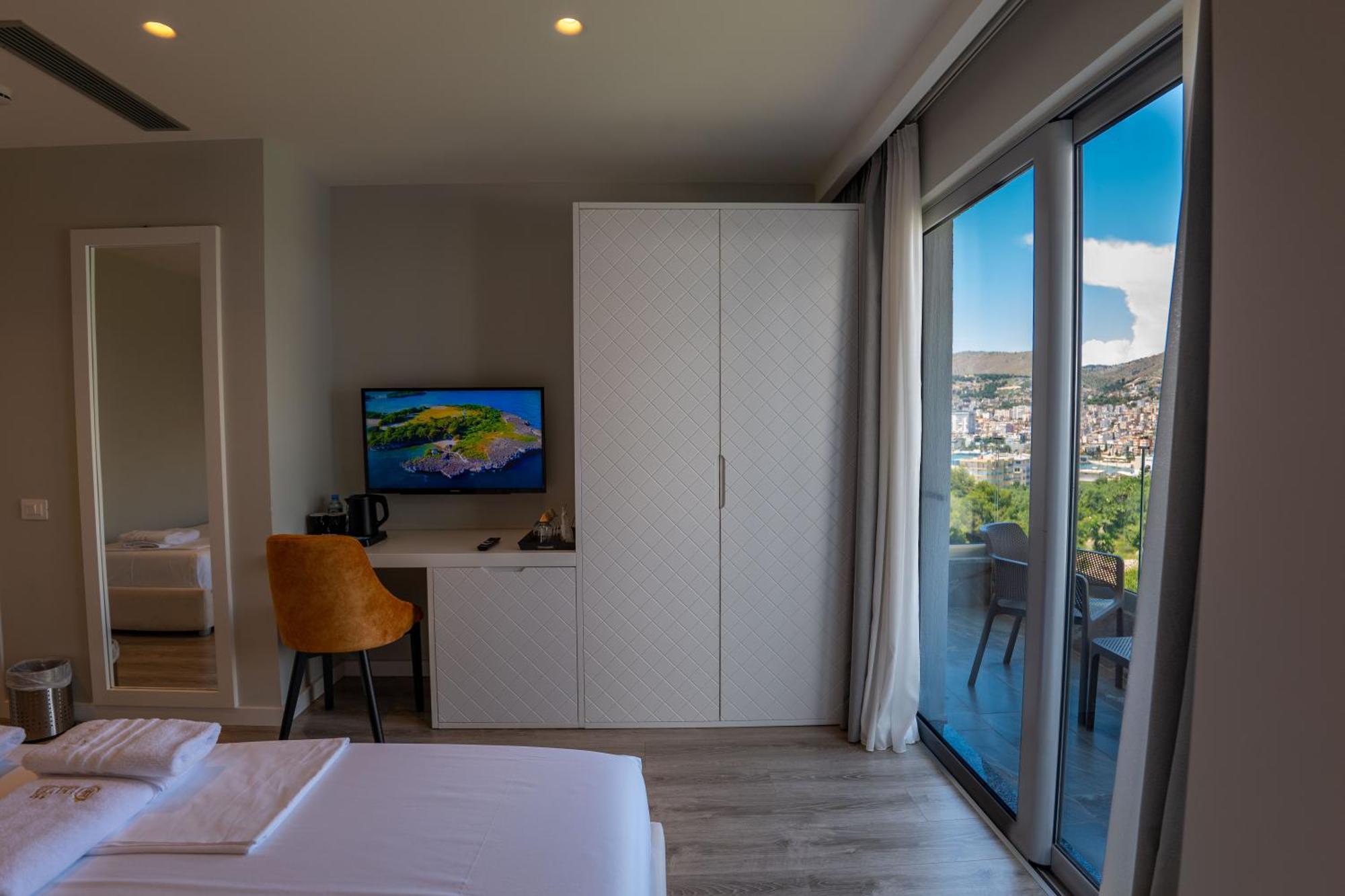 סרנדה Hotel Teuta מראה חיצוני תמונה